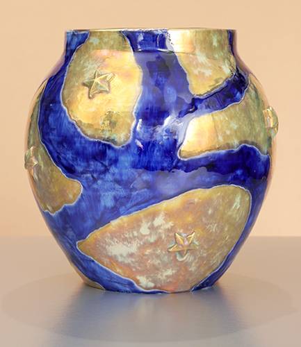 [Iridescent Pottery by Paul J. Katrich (0948)]