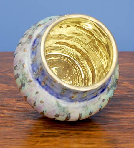 [Iridescent Pottery by Paul J. Katrich (0971)]