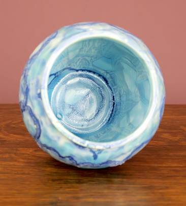 [Iridescent Pottery by Paul J. Katrich (0973)]