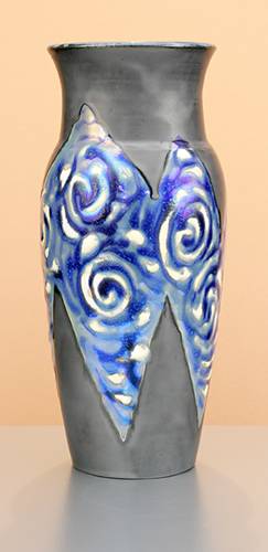 [Iridescent Pottery by Paul J. Katrich (1047)]