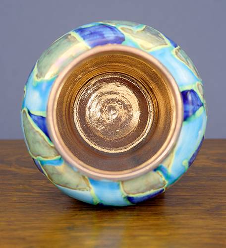 [Iridescent Pottery by Paul J. Katrich (1062)]