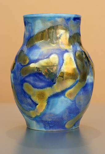 [Iridescent Pottery by Paul J. Katrich (1252)]